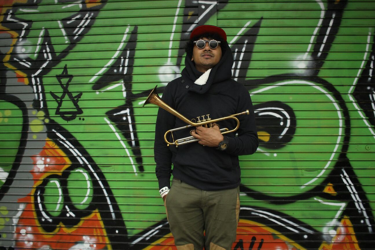 Mari Mengenal Jordy Waelauruw, Peniup Trompet Custom Asal Maluku